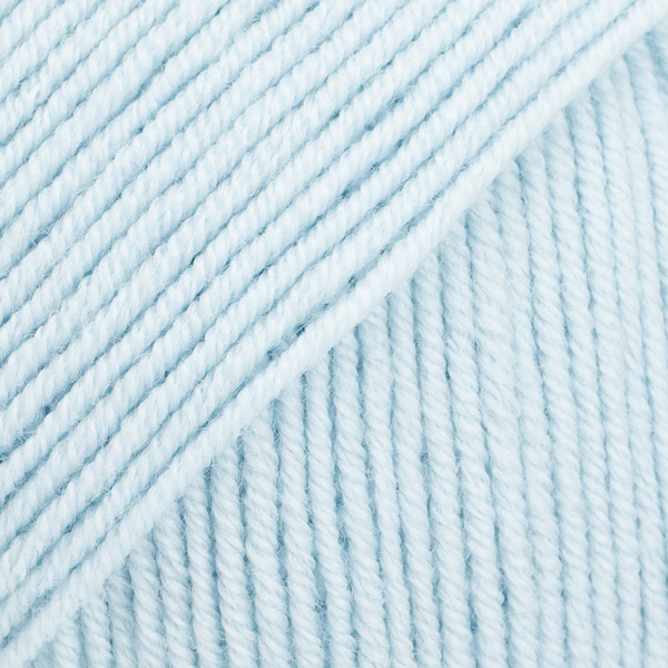 Пряжа DROPS Baby Merino 100% меринос extrafine superwash Light blue yarn texture close-up